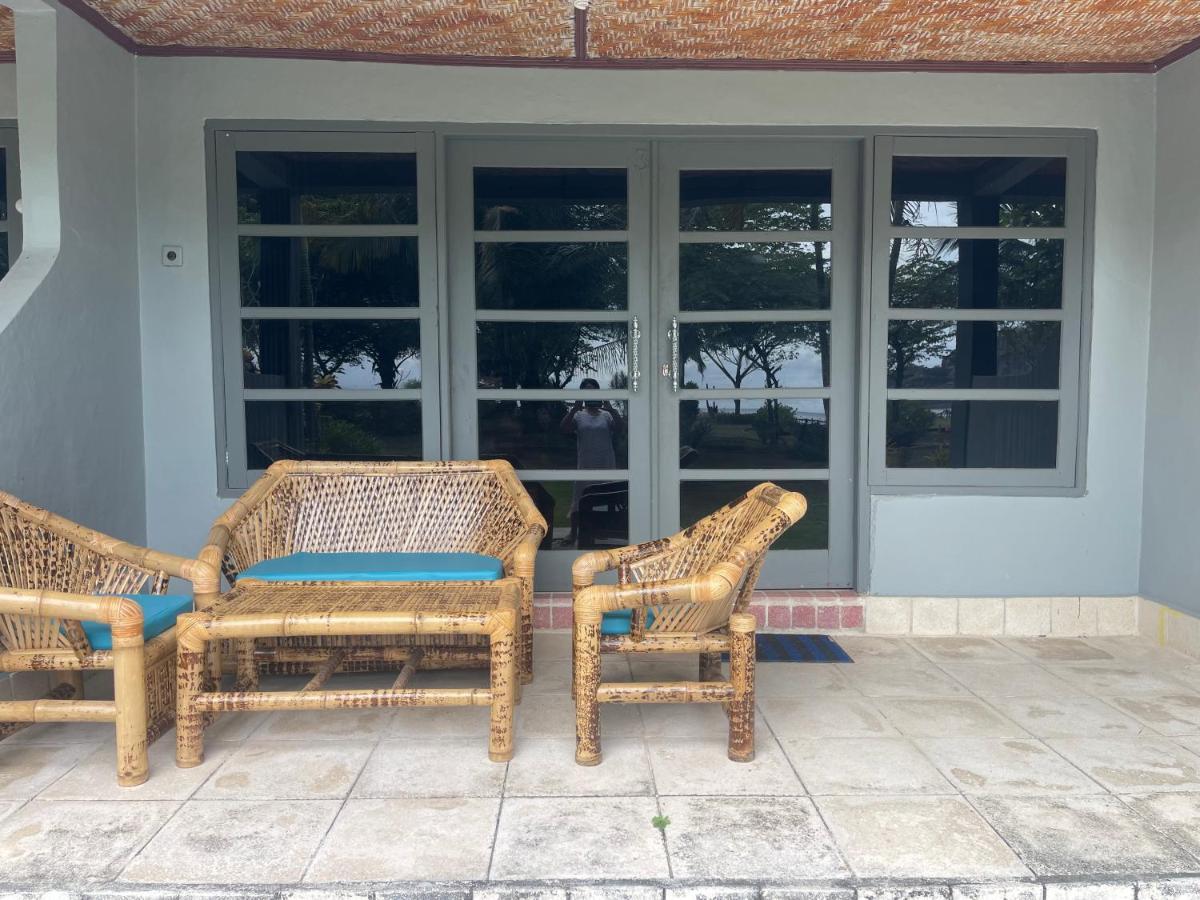 Supersuck Hotel Maluk Ngoại thất bức ảnh